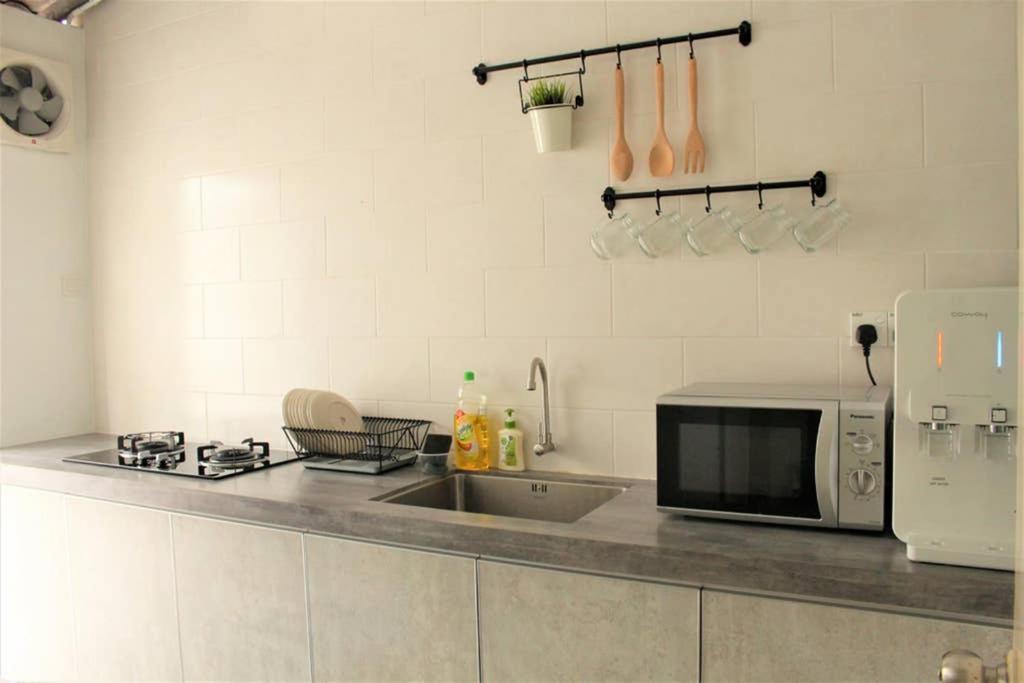 טנג'ונג בונגא New Seaview Cozy Modern Beach House מראה חיצוני תמונה