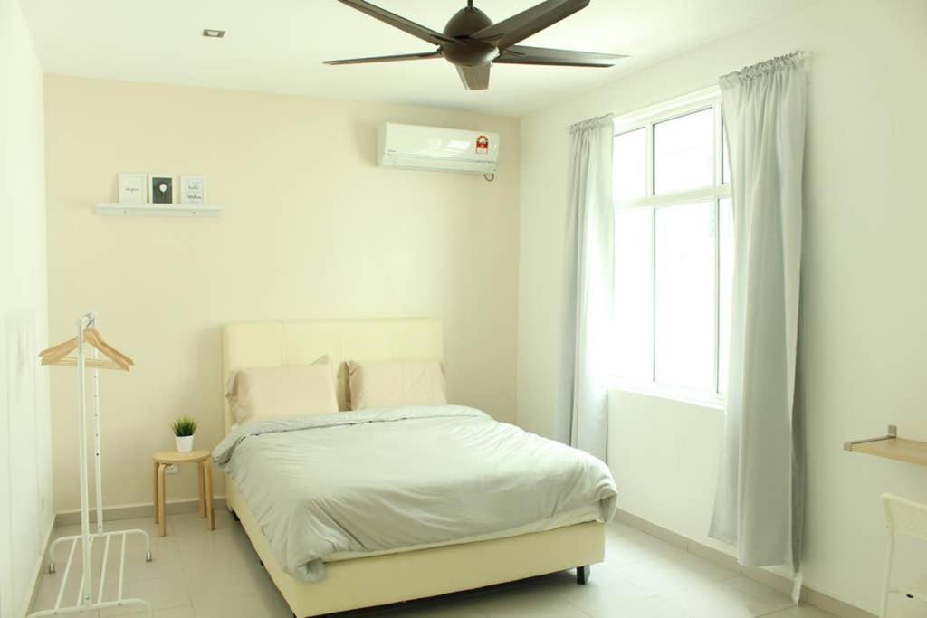 טנג'ונג בונגא New Seaview Cozy Modern Beach House מראה חיצוני תמונה