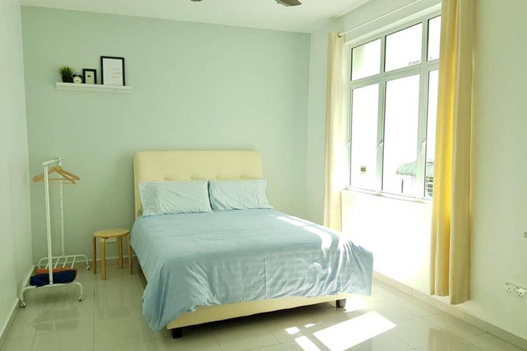 טנג'ונג בונגא New Seaview Cozy Modern Beach House מראה חיצוני תמונה