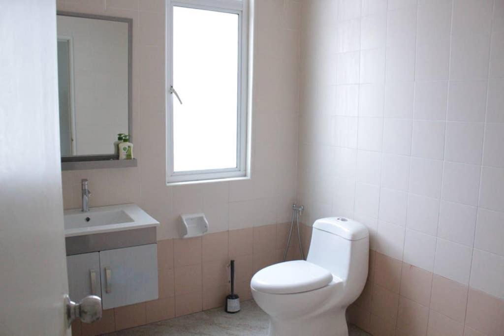 טנג'ונג בונגא New Seaview Cozy Modern Beach House מראה חיצוני תמונה